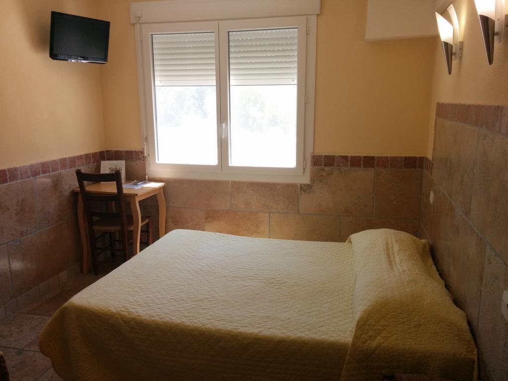 Hotel Restaurant L'Agachon Albaron Room photo